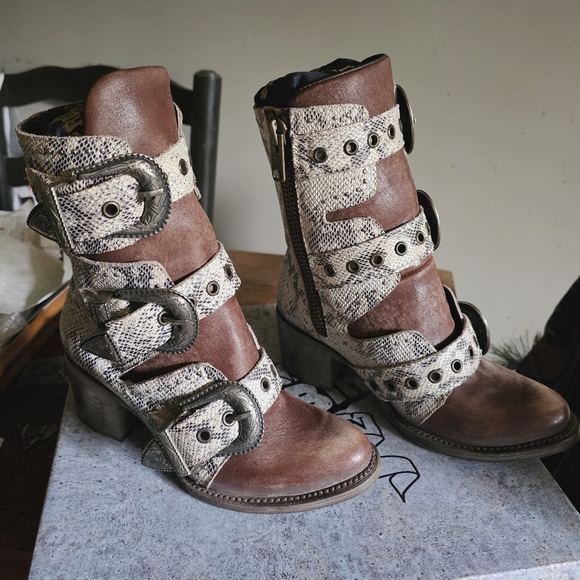 Freebird Test boot Salena. New size 6 - Picture 2 of 4